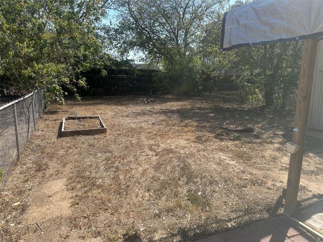 2602 S Bagdad RD B, Leander, TX 78641