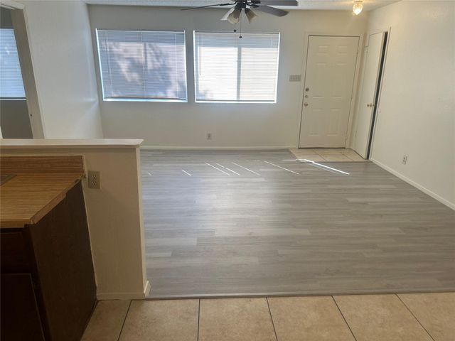 2602 S Bagdad RD B, Leander, TX 78641