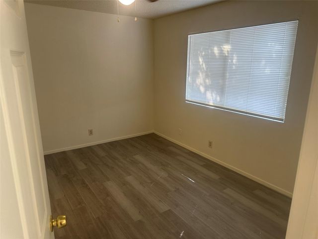 2602 S Bagdad RD B, Leander, TX 78641