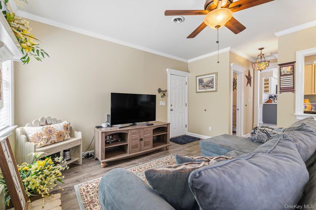 283 Pipe Stave Hollow Road, Miller Place, NY 11764