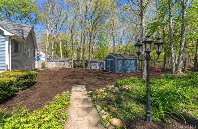 283 Pipe Stave Hollow Road, Miller Place, NY 11764