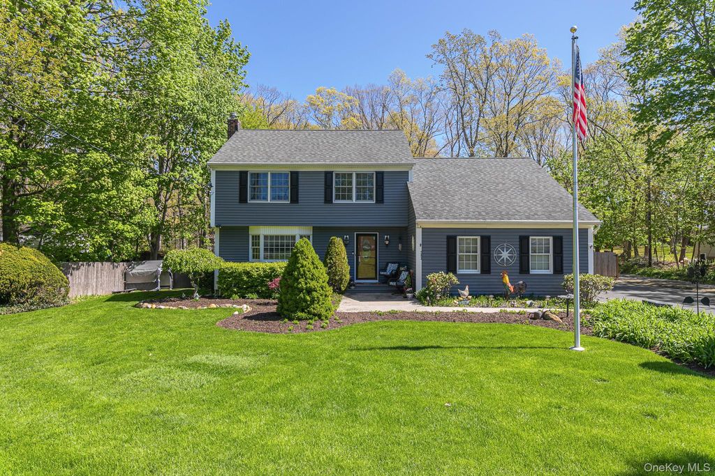 283 Pipe Stave Hollow Road, Miller Place, NY 11764