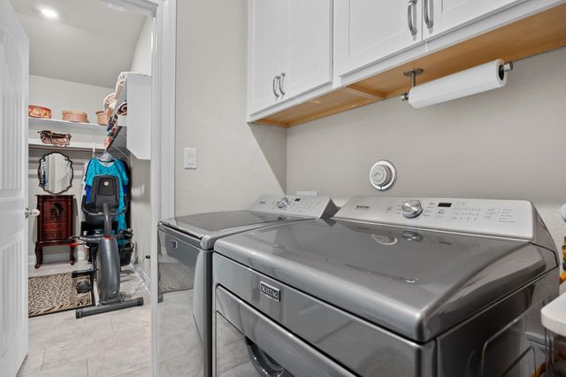 2105 Prairie Oaks DR, Georgetown, TX 78628