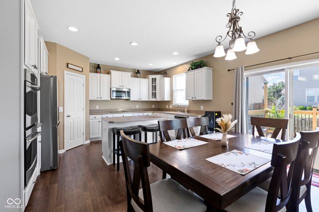 7806 Sea Eagle Circle, Zionsville, IN 46077