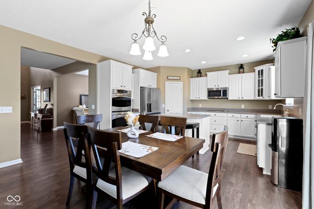 7806 Sea Eagle Circle, Zionsville, IN 46077