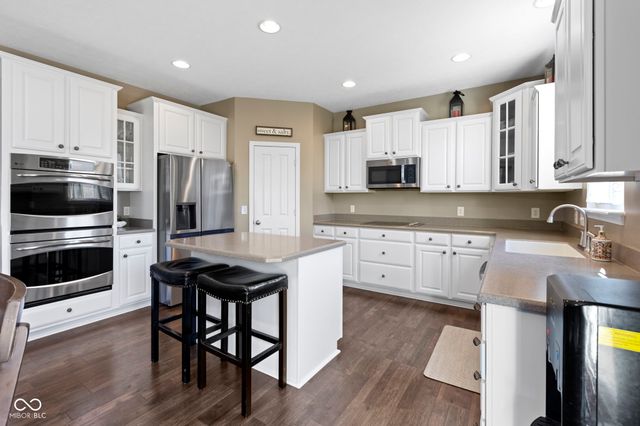 7806 Sea Eagle Circle, Zionsville, IN 46077