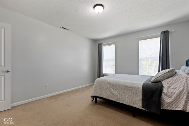 7806 Sea Eagle Circle, Zionsville, IN 46077