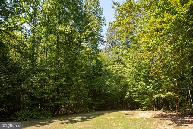 425 WAKEROBIN DR, Stafford, VA 22556