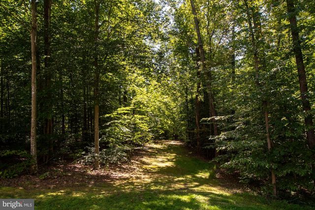 425 WAKEROBIN DR, Stafford, VA 22556