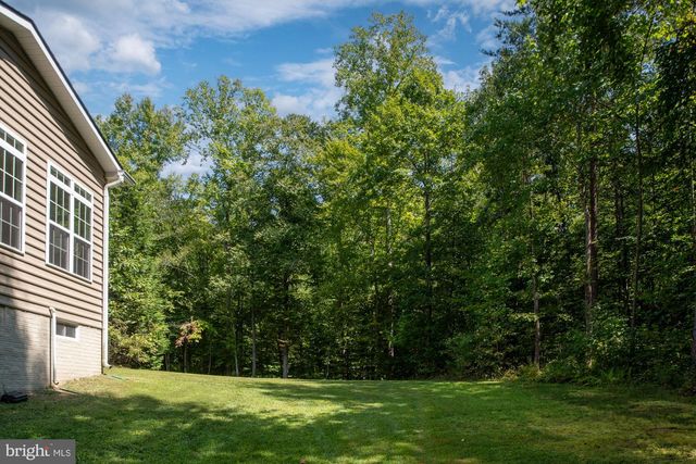 425 WAKEROBIN DR, Stafford, VA 22556