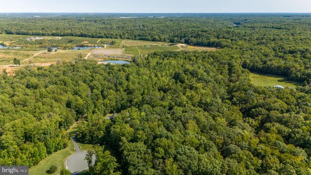 425 WAKEROBIN DR, Stafford, VA 22556