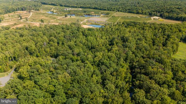 425 WAKEROBIN DR, Stafford, VA 22556
