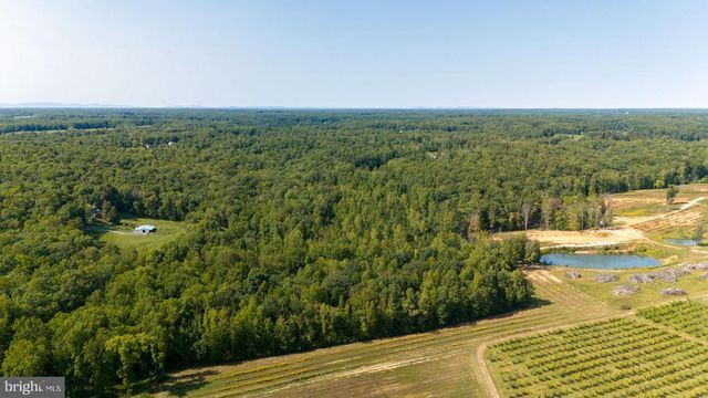 425 WAKEROBIN DR, Stafford, VA 22556
