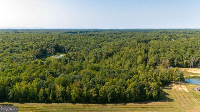 425 WAKEROBIN DR, Stafford, VA 22556