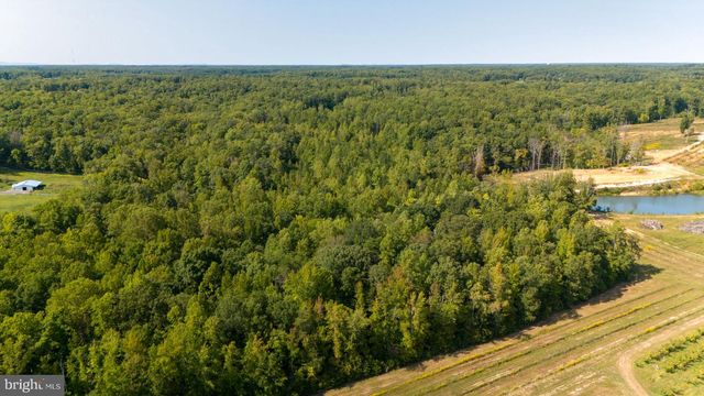 425 WAKEROBIN DR, Stafford, VA 22556