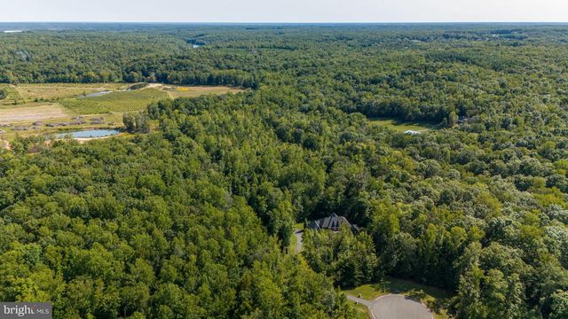 425 WAKEROBIN DR, Stafford, VA 22556