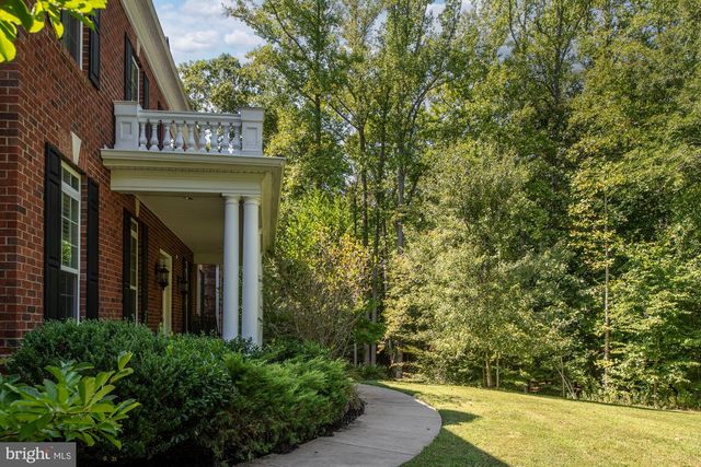 425 WAKEROBIN DR, Stafford, VA 22556