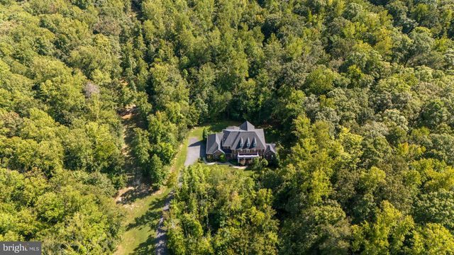 425 WAKEROBIN DR, Stafford, VA 22556