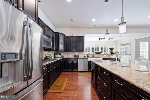 425 WAKEROBIN DR, Stafford, VA 22556
