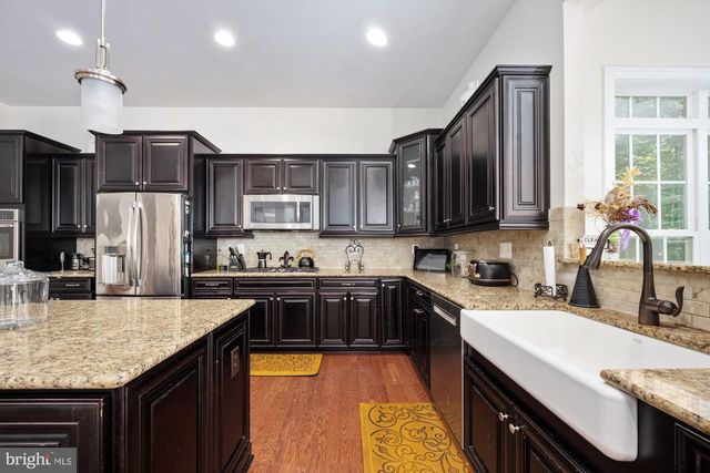 425 WAKEROBIN DR, Stafford, VA 22556