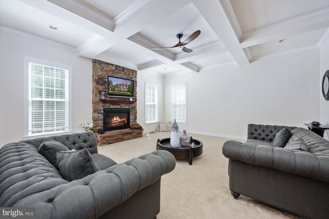 425 WAKEROBIN DR, Stafford, VA 22556