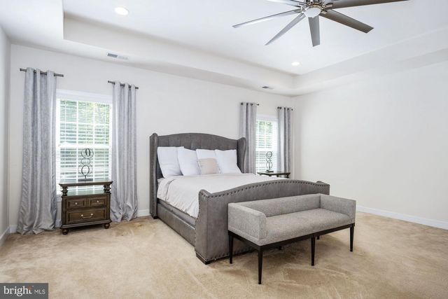 425 WAKEROBIN DR, Stafford, VA 22556