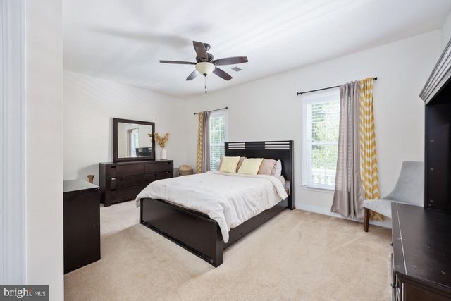 425 WAKEROBIN DR, Stafford, VA 22556