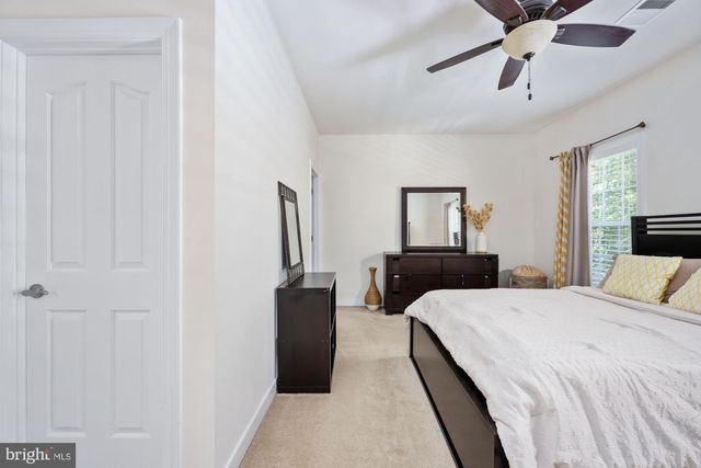 425 WAKEROBIN DR, Stafford, VA 22556