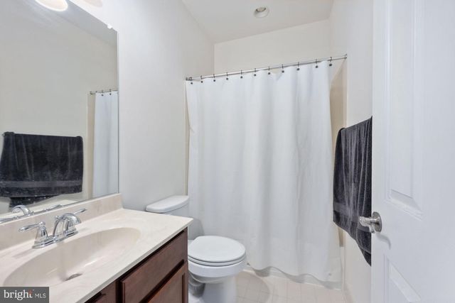 425 WAKEROBIN DR, Stafford, VA 22556
