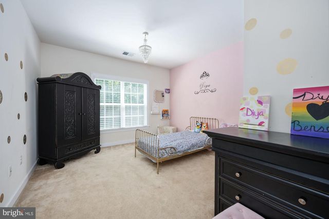 425 WAKEROBIN DR, Stafford, VA 22556