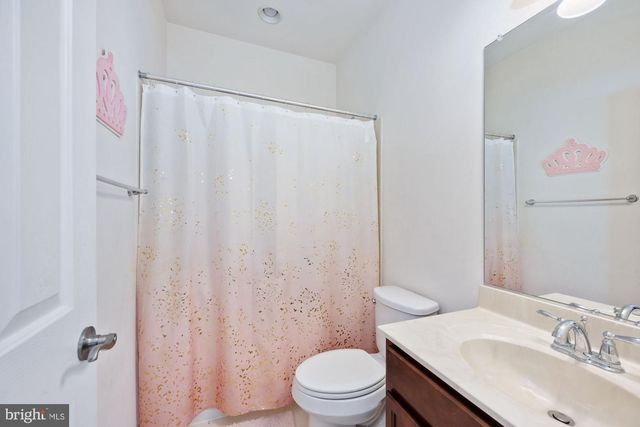425 WAKEROBIN DR, Stafford, VA 22556