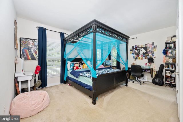 425 WAKEROBIN DR, Stafford, VA 22556