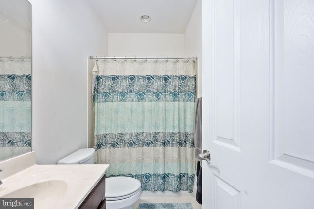 425 WAKEROBIN DR, Stafford, VA 22556