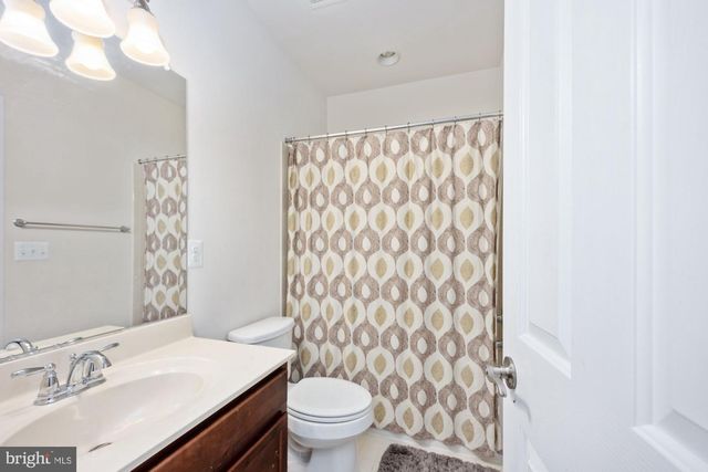 425 WAKEROBIN DR, Stafford, VA 22556