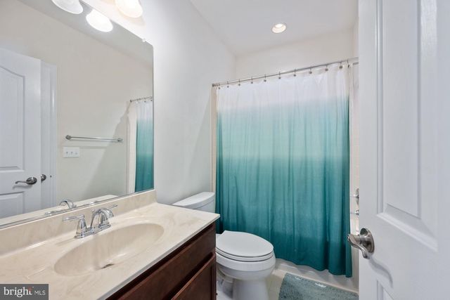 425 WAKEROBIN DR, Stafford, VA 22556