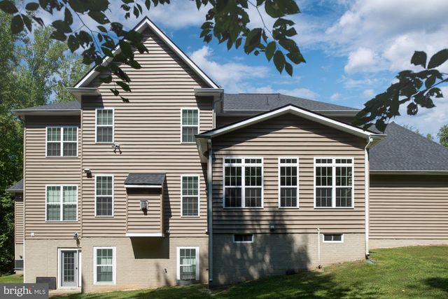 425 WAKEROBIN DR, Stafford, VA 22556