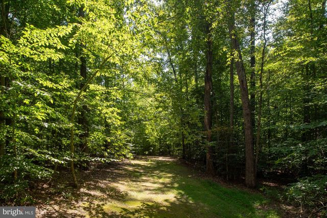 425 WAKEROBIN DR, Stafford, VA 22556