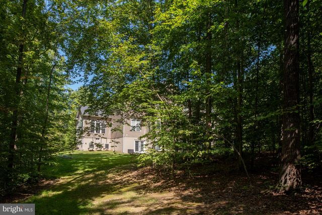 425 WAKEROBIN DR, Stafford, VA 22556
