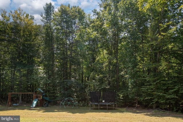 425 WAKEROBIN DR, Stafford, VA 22556