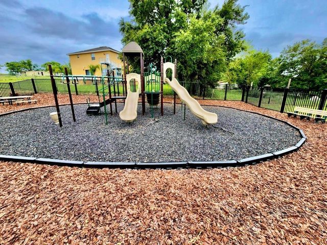 1024 APPLETON STREET, Davenport, FL 33837