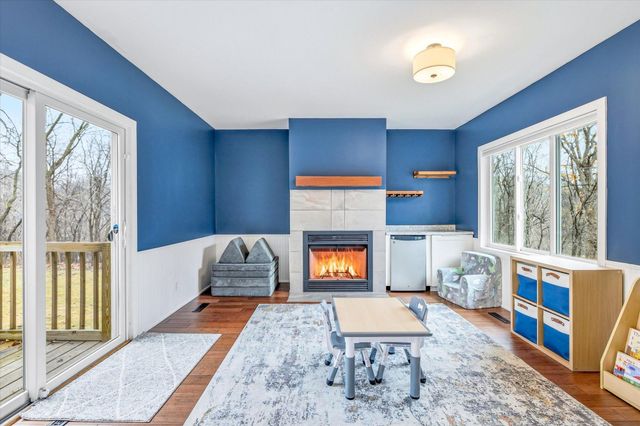 112 Pony Lane E, Apple Valley, MN 55124