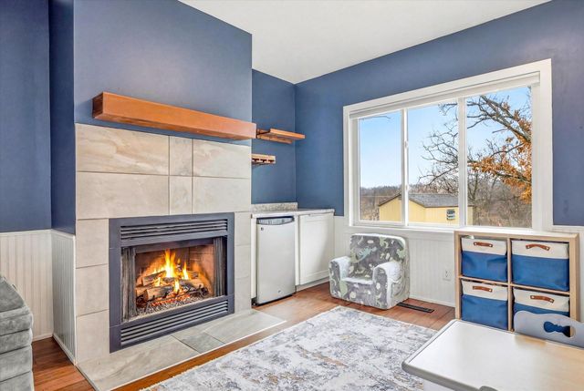 112 Pony Lane E, Apple Valley, MN 55124