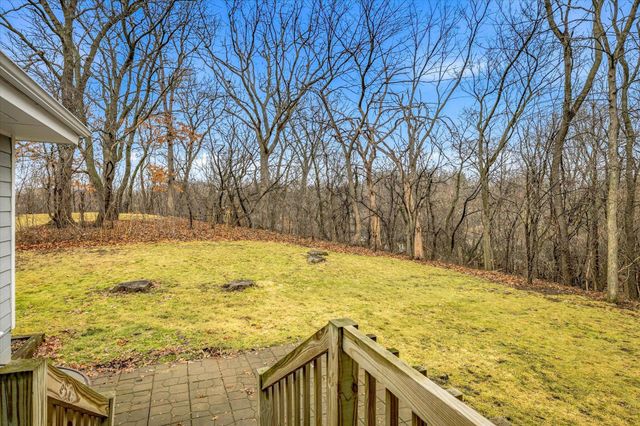 112 Pony Lane E, Apple Valley, MN 55124