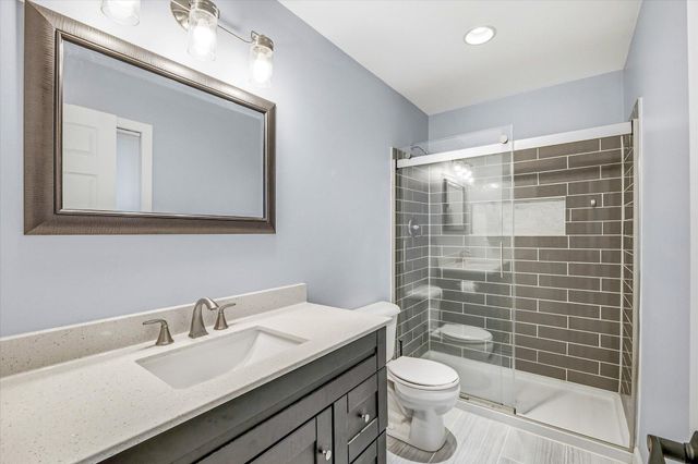 112 Pony Lane E, Apple Valley, MN 55124