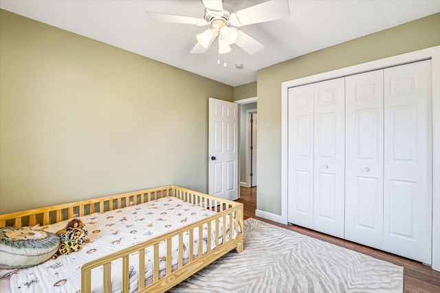 112 Pony Lane E, Apple Valley, MN 55124