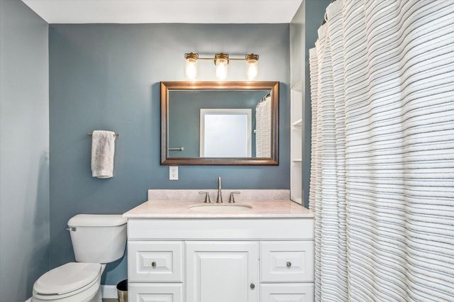 112 Pony Lane E, Apple Valley, MN 55124