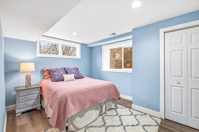 112 Pony Lane E, Apple Valley, MN 55124