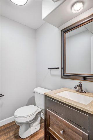 112 Pony Lane E, Apple Valley, MN 55124