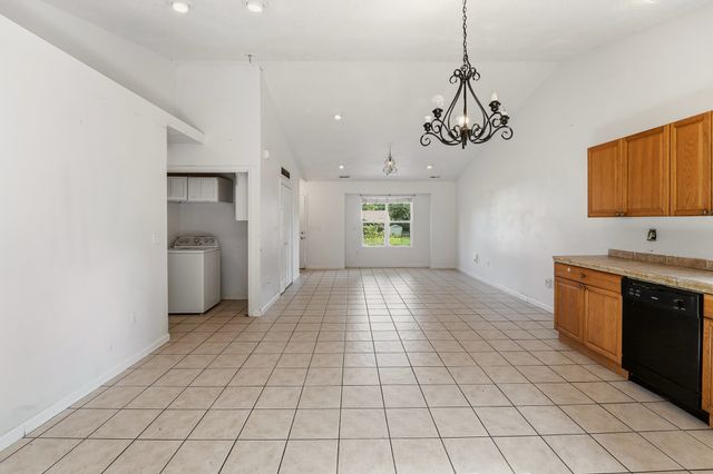 346 E Titus Avenue, Des Moines, IA 50315