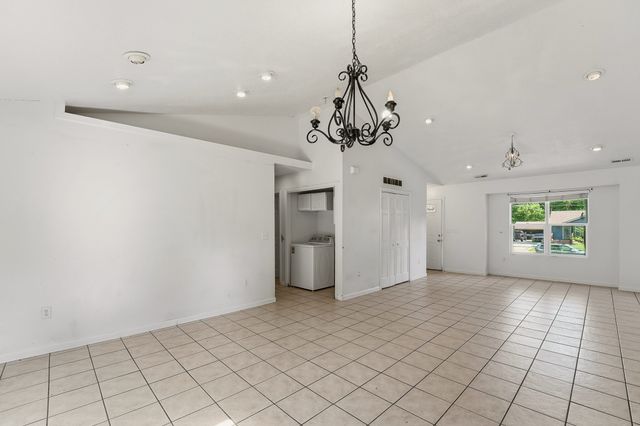 346 E Titus Avenue, Des Moines, IA 50315